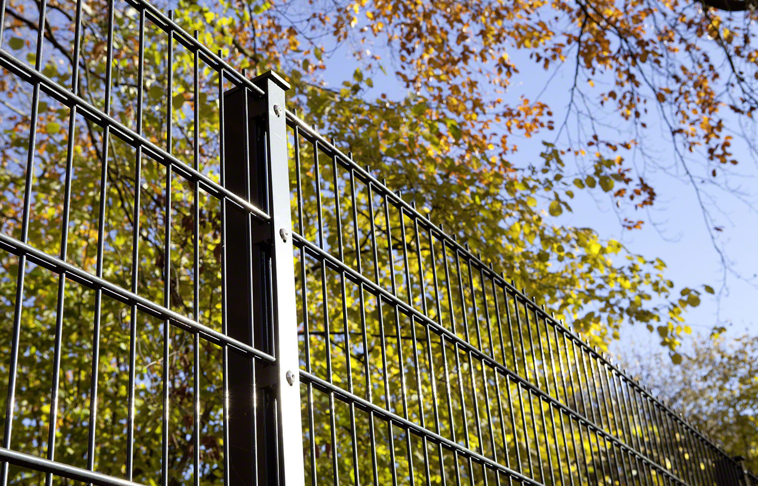 Stabmattenzaun Betonzaun Dortmund / Ruhrgebiet