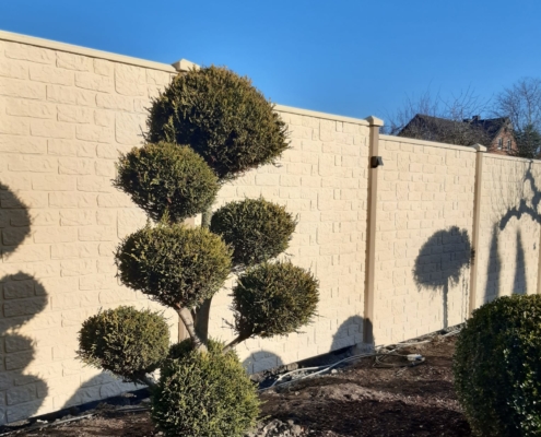 Betonzäune Motiv Neu Romania in Sand, Pfosten mit Kabelkanal