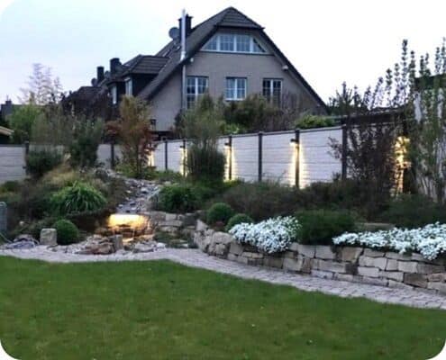 Gartenpflege Gartenpflege in Dortmund. Garten am Abend mit Licht