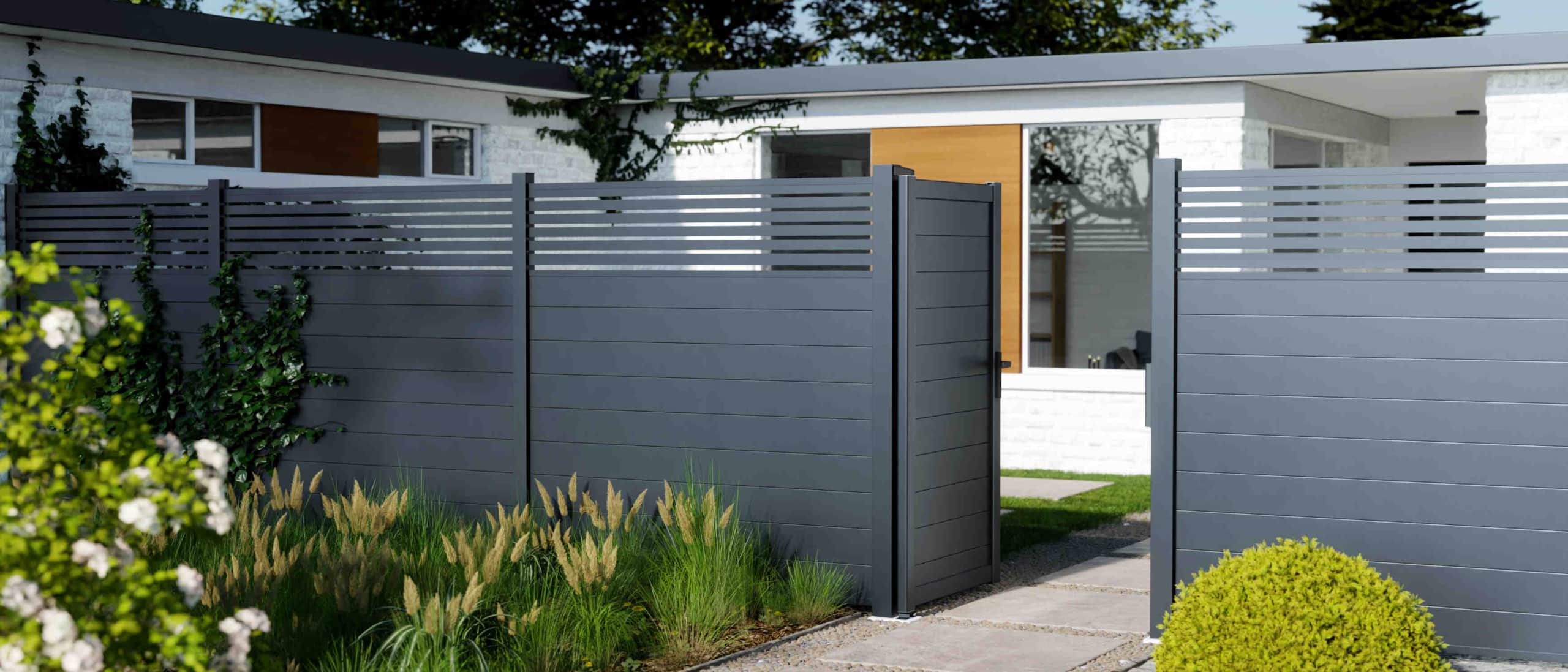 Aluminium Zaun mit Gartentor in Farne Anthrazit